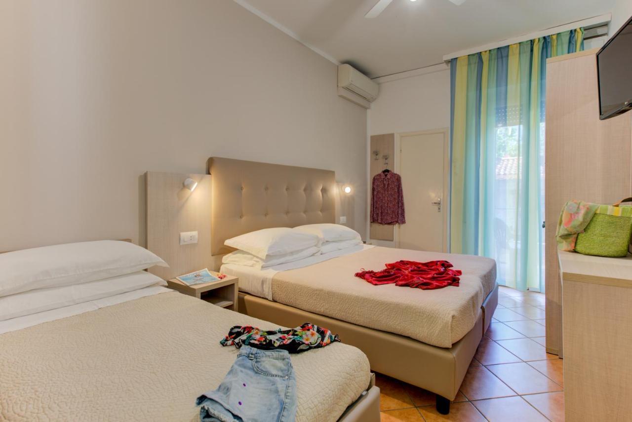 Hotel Cimarosa Riccione Pokoj fotografie