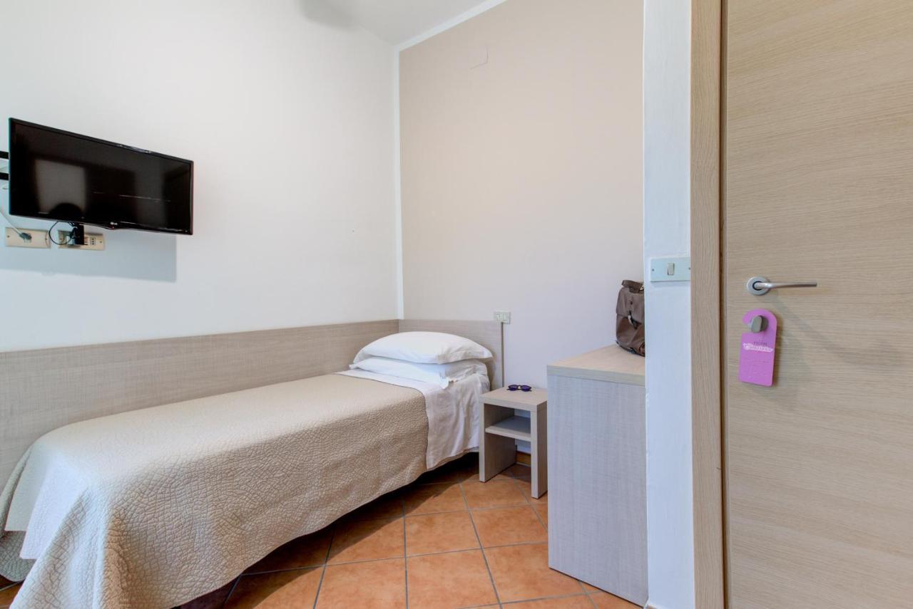 Hotel Cimarosa Riccione Pokoj fotografie